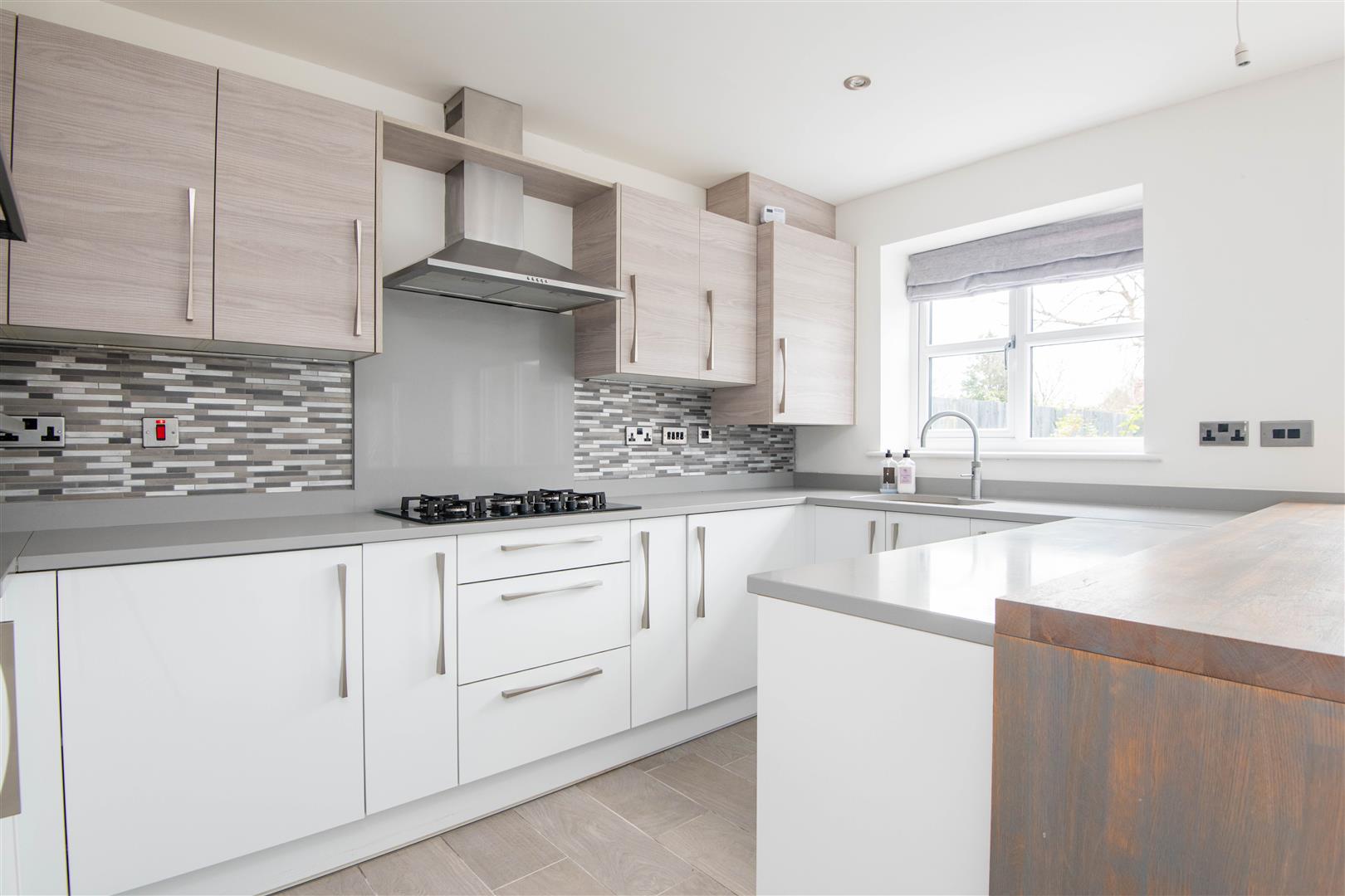 4 bed property in School Close, Leyland